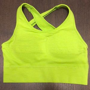 Alphalete vault bra size M BRAND NEW